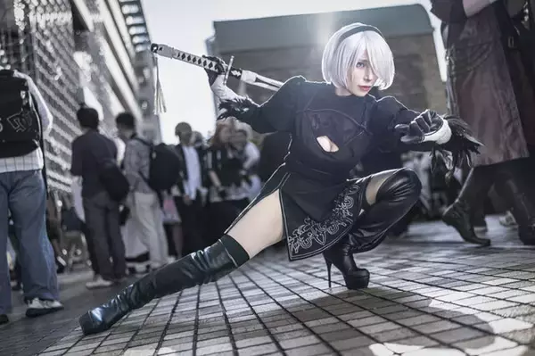 【コスプレ】『NieR:Automata』2Bの佇まいが荘厳なまでの美しさ！どこから見ても隙がない完成度を讃えたい【写真12枚】