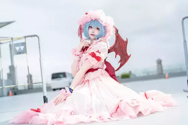 【コスプレ】美しい瞳に吸い込まれそう…！愛らしく、妖しく表情や仕草を変化させる「レミリア」レイヤーの表現力が本物すぎた【写真8枚】