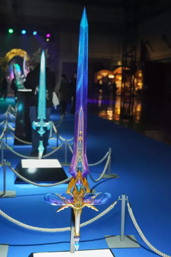 「「グラブルフェス2025」が開催！アトラクションから武器展示、コスプレまで世界観に浸れる会場の魅力をお届け【フォトレポ】」の画像