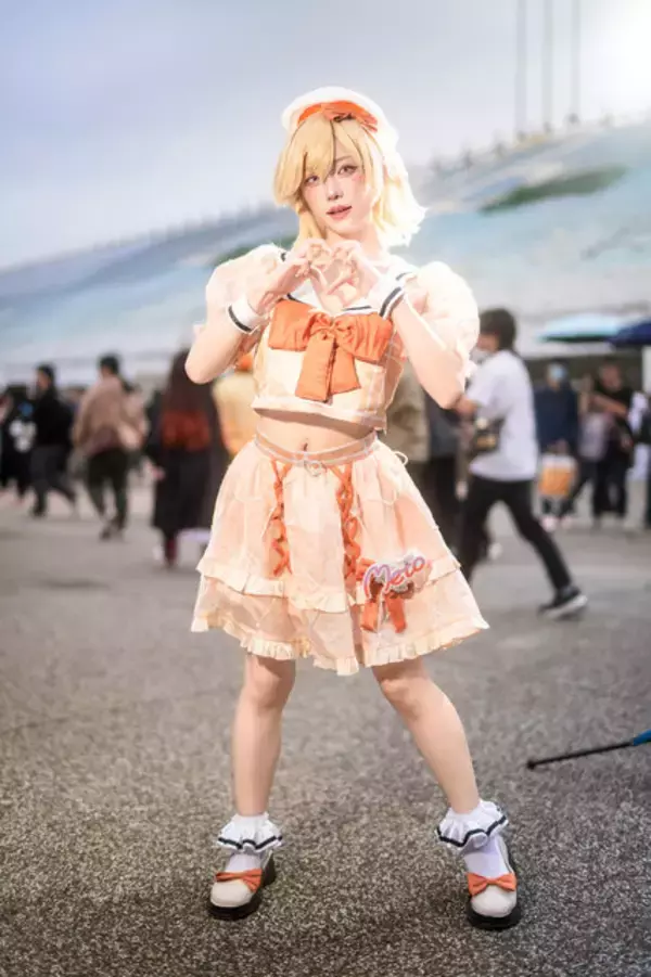 「【コスプレ】チラリと覗くおへそがキュート！台湾美女による「ぶいすぽっ! 」小森めとが可愛すぎてメロメロ【写真8枚】」の画像