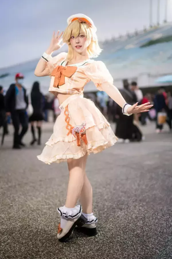 「【コスプレ】チラリと覗くおへそがキュート！台湾美女による「ぶいすぽっ! 」小森めとが可愛すぎてメロメロ【写真8枚】」の画像