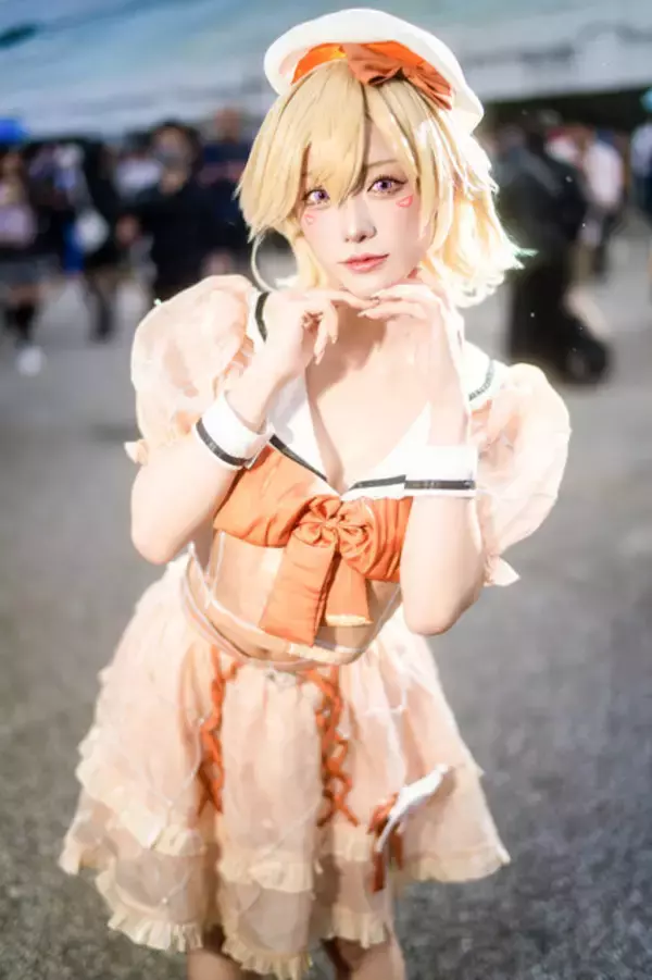 「【コスプレ】チラリと覗くおへそがキュート！台湾美女による「ぶいすぽっ! 」小森めとが可愛すぎてメロメロ【写真8枚】」の画像