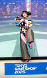 「【コスプレ】『スト６』ジュリとの対戦希望者が押しかける！TGS2025で百人組手になっても涼しい顔をする美女レイヤー【写真16枚】」の画像12