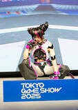 「【コスプレ】『スト６』ジュリとの対戦希望者が押しかける！TGS2025で百人組手になっても涼しい顔をする美女レイヤー【写真16枚】」の画像14