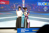 「【コスプレ】『スト６』ジュリとの対戦希望者が押しかける！TGS2025で百人組手になっても涼しい顔をする美女レイヤー【写真16枚】」の画像2