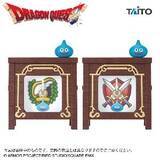 「『ドラクエ』おうちが道具屋＆武器屋に！看板時計やキングスライムのラーメンどんぶりなどプライズ5商品が12月より順次展開」の画像1