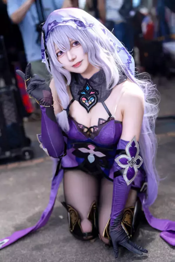 「【コスプレ】『崩スタ』ミステリアス美女やポージングがかっこいい『NIKKE』まで「ストフェス2025」美女レイヤー6選【写真27枚】」の画像