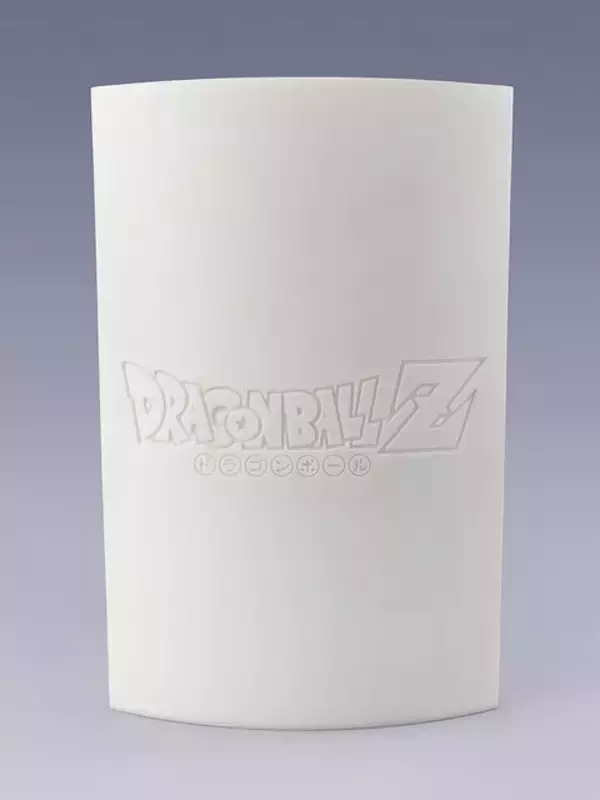 「ドラゴンボールZより「スーパーサイヤ人孫悟空」が立体化！背景にはピッコロ大魔王、フリーザ、セルたち歴代の強敵をレリーフ台座で再現」の画像