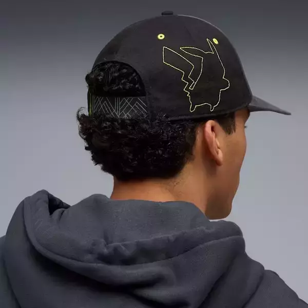 「PUMAから『ポケモン』コラボコレクションが発売！ピカチュウのバッシュ、ブラッキーとエーフィが可愛いフーディなど豊富なデザイン」の画像