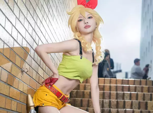 【コスプレ】令和に“昭和のぴちぴちギャル”現る！スタイル抜群な「ドラゴンボール」ランチに子供時代のトキメキが蘇る【写真11枚】