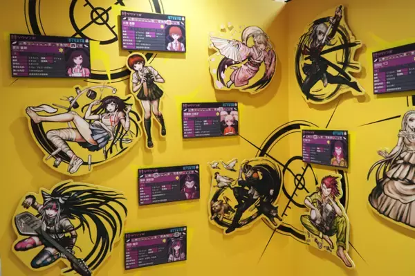 「『ダンガンロンパ』15年の歩みをイラストやおしおき、謎解きと共に！「ダンガンロンパ15周年記念展」レポート」の画像