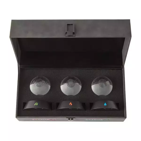 「スイッチ向け『ポケモンFRLG』特別版が受注販売！27年1月中旬発送へーGBA版再現パッケージやガラス製オブジェが付属」の画像