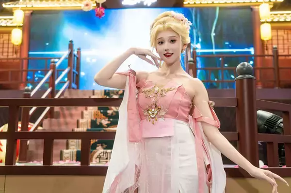 「【コスプレ】中国ドラマのような美男美女が大集結！『逆水寒』ブースが豪華絢爛すぎて別世界だった【写真36枚】」の画像