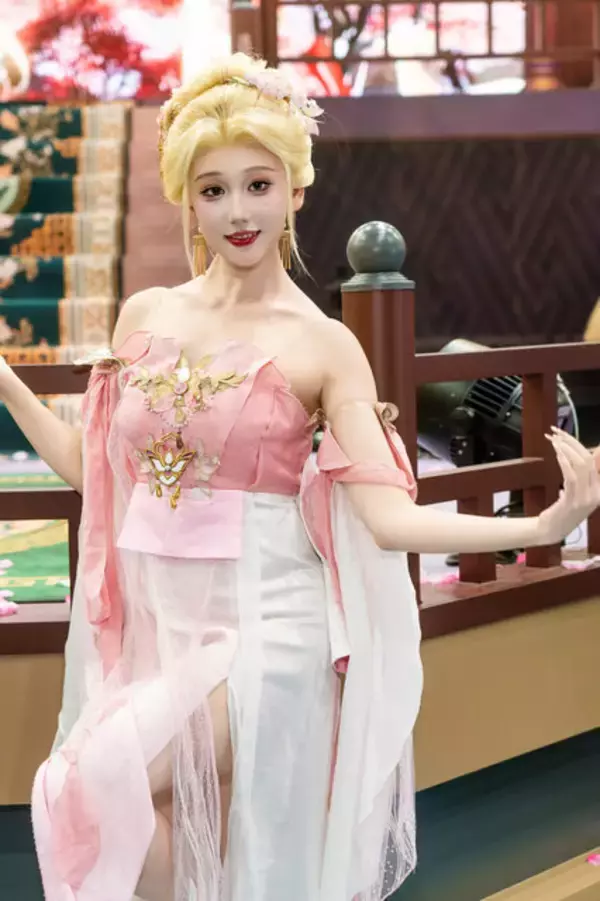 「【コスプレ】中国ドラマのような美男美女が大集結！『逆水寒』ブースが豪華絢爛すぎて別世界だった【写真36枚】」の画像