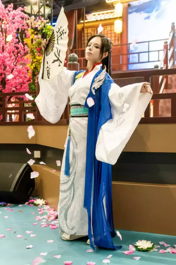 「【コスプレ】中国ドラマのような美男美女が大集結！『逆水寒』ブースが豪華絢爛すぎて別世界だった【写真36枚】」の画像