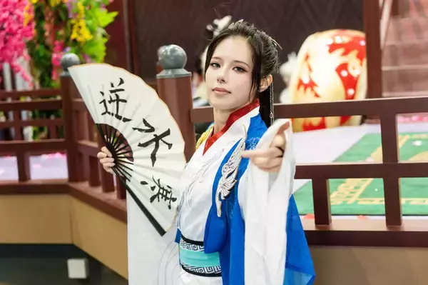 「【コスプレ】中国ドラマのような美男美女が大集結！『逆水寒』ブースが豪華絢爛すぎて別世界だった【写真36枚】」の画像