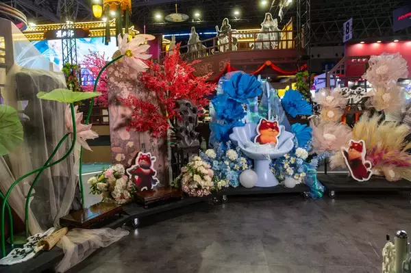 「【コスプレ】中国ドラマのような美男美女が大集結！『逆水寒』ブースが豪華絢爛すぎて別世界だった【写真36枚】」の画像