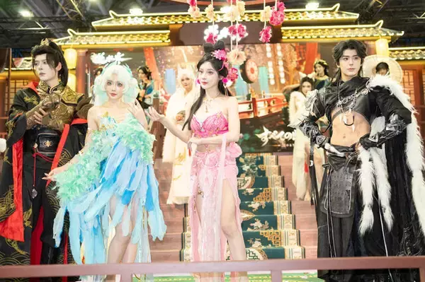 「【コスプレ】中国ドラマのような美男美女が大集結！『逆水寒』ブースが豪華絢爛すぎて別世界だった【写真36枚】」の画像