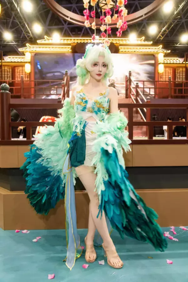 「【コスプレ】中国ドラマのような美男美女が大集結！『逆水寒』ブースが豪華絢爛すぎて別世界だった【写真36枚】」の画像