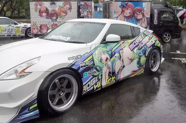 「「あおぎり高校」に、Crazy Raccoon所属の人気VTuberまで！水もしたたる痛車まとめ【第九回 天下無双 東西最強痛車決戦 フォトレポ】」の画像