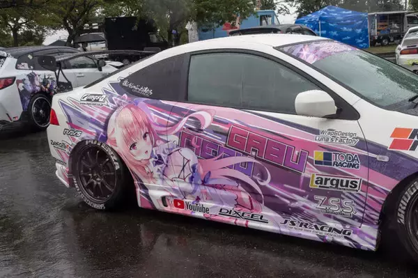 「「あおぎり高校」に、Crazy Raccoon所属の人気VTuberまで！水もしたたる痛車まとめ【第九回 天下無双 東西最強痛車決戦 フォトレポ】」の画像