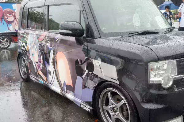 「「あおぎり高校」に、Crazy Raccoon所属の人気VTuberまで！水もしたたる痛車まとめ【第九回 天下無双 東西最強痛車決戦 フォトレポ】」の画像