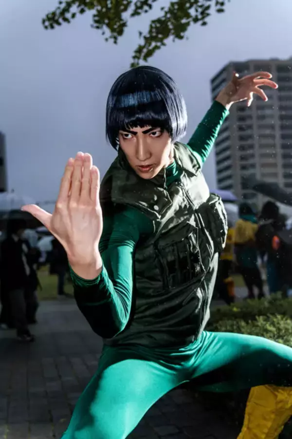 「【コスプレ】どこまで飛んでいっちゃうの！？「NARUTO」マイト・ガイの迫力ある表情＆驚異的な身体能力に目を見張る【写真11枚】」の画像