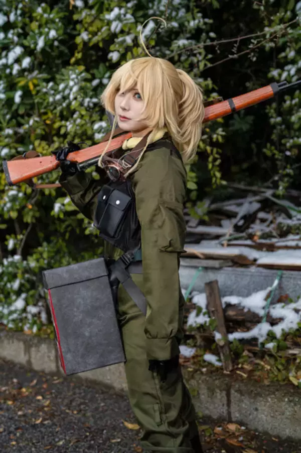 「【コスプレ】褐色肌が雪化粧に際立つ『NIKKE』ノワール、『ドルフロ2』に雪中行軍のターニャまで「ワンフェス」美女レイヤー7選【写真31枚】」の画像