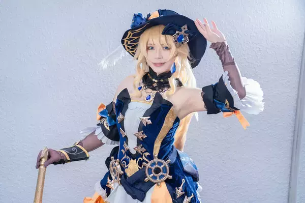 「【コスプレ】『原神』ナヴィアコスが美しい！秘められた強さ＆優しさを感じさせる注目レイヤー・真野めい【写真8枚】」の画像