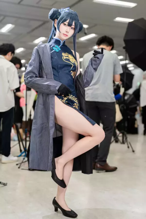 「【コスプレ】チャイナ服からスレンダーな美脚が露わに！『ブルアカ』キサキの颯爽とした立ち姿が絵になる美女レイヤー【写真9枚】」の画像