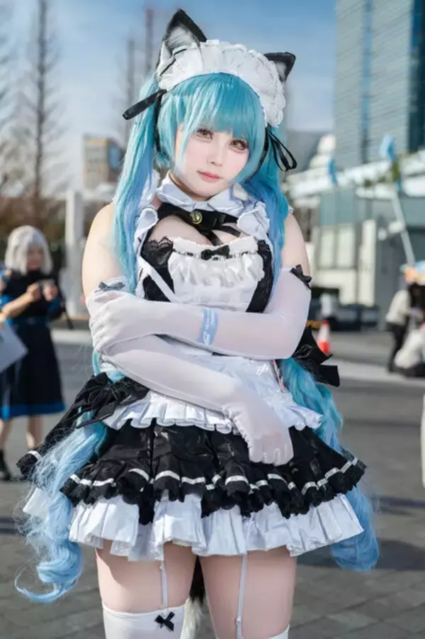 「【コスプレ】ウクライナ美女の『NIKKE』やスタイル抜群な「そに子」が“背中”で魅せる！「コミケ107」美女レイヤー8選【写真34枚】」の画像