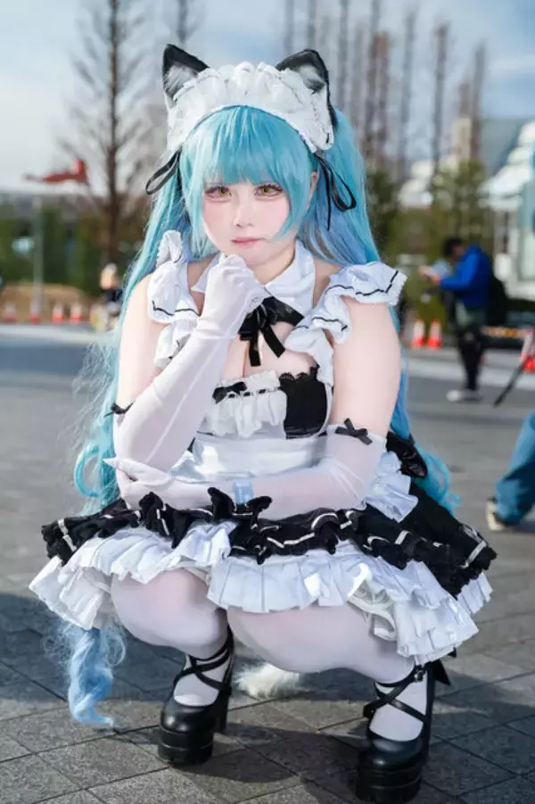 「【コスプレ】ウクライナ美女の『NIKKE』やスタイル抜群な「そに子」が“背中”で魅せる！「コミケ107」美女レイヤー8選【写真34枚】」の画像