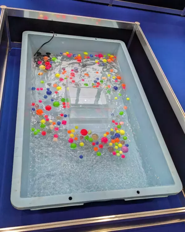 「『デュエットナイトアビス』リリース100日POP-UPイベント開催！コスプレに武器展示、アトラクションまで見どころをフォトレポートでお届け」の画像