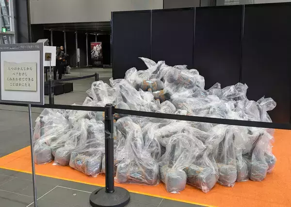 「『デュエットナイトアビス』リリース100日POP-UPイベント開催！コスプレに武器展示、アトラクションまで見どころをフォトレポートでお届け」の画像