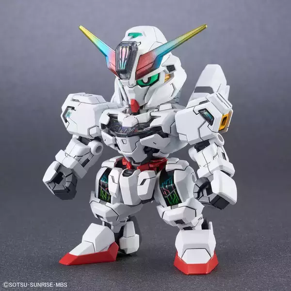「メイン武装の“バリアブルロッドライフル”はSDガンプラでも存在感抜群！発売迫る「SDCS ガンダムキャリバーン」の新たな商品画像が到着」の画像