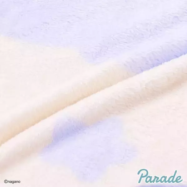 「嬉しそうなハチワレに癒される！「ちいかわ」ふわふわ生地の超BIGマイヤーブランケットがムチャカワ」の画像