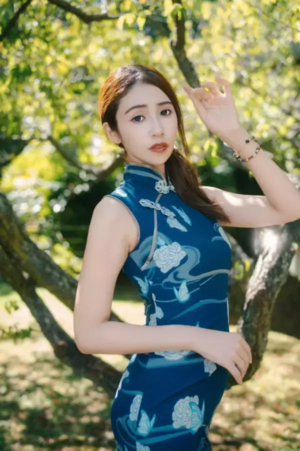 「写真展「フォクトレンダーで撮る旗袍(チャイナドレス)」が12月19日から開催─異国の美を切り取った、唯一無二の瞬間に触れる」の画像