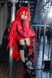 「【コスプレ】真っ赤な髪に迫力の美ボディが映える！『NIKKE』レッドフードがワイルドさとセクシーさで魅了する【写真7枚】」の画像5