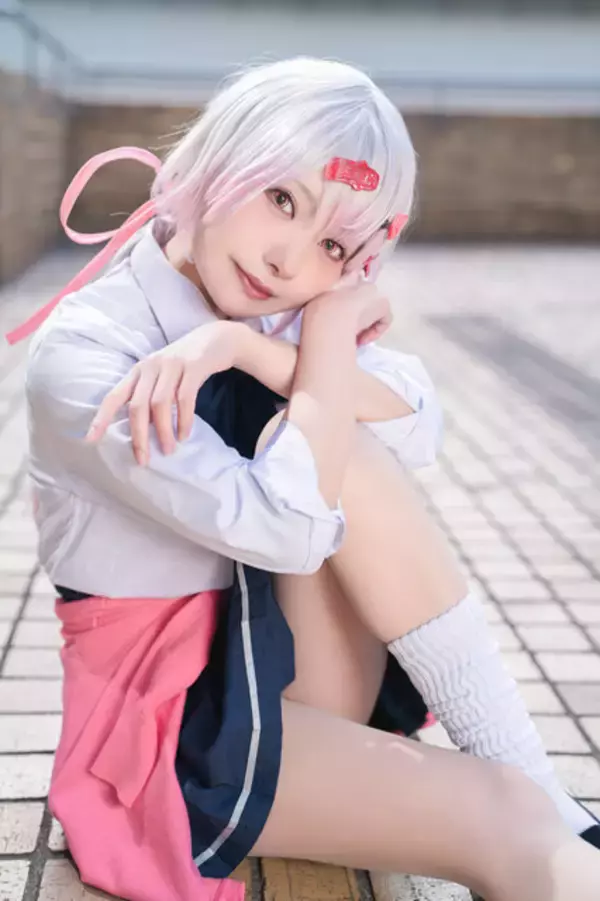 「【コスプレ】制服しか勝たん！胸元のおっきなリボンがチャームポイントのにじさんじ・椎名唯華の制服コーデが似合いすぎる美女レイヤーに注目【写真7枚】」の画像