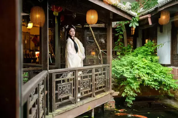 「【コスプレ】台湾美女の漢服姿がまるでゲームやドラマの世界！玲瓏な美貌で見つめる視線はどこか甘くてドキドキ【写真9枚】」の画像