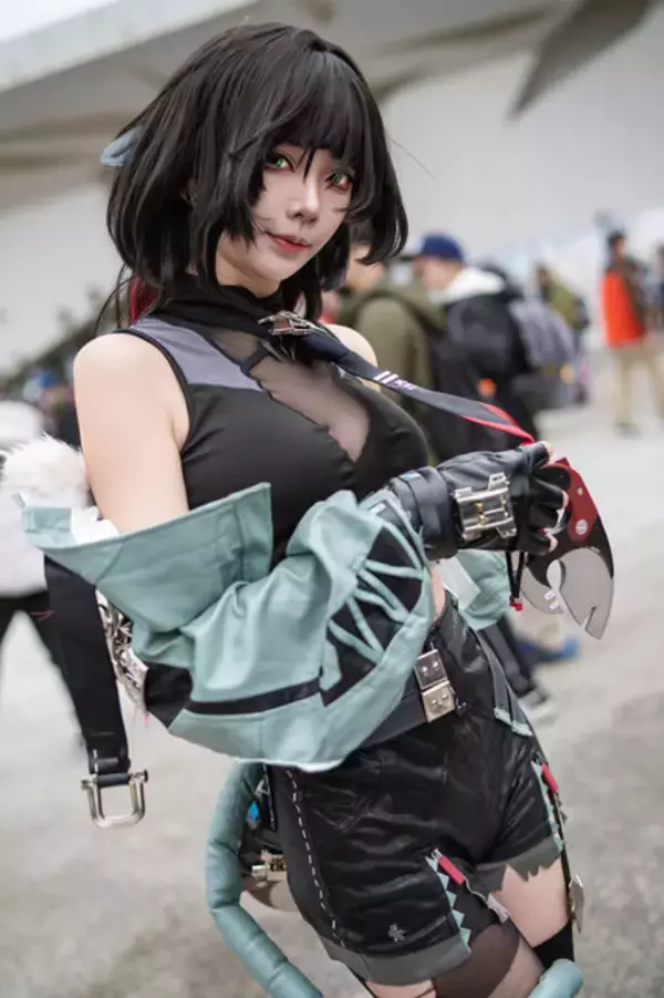 「【コスプレ】『ゼンレスゾーンゼロ』ジェーンの肉体美が躍動！くびれ&網タイツで魅せる台湾レイヤー【写真10枚】」の画像