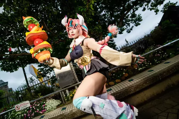 「【コスプレ】NIKKEからゼンゼロまで最新ゲームキャラが魅惑すぎ！「アコスタ福岡」美女8選【写真30枚】」の画像