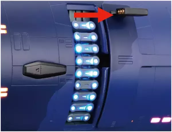 「女海賊エメラルダスの宇宙海賊船「クイーン・エメラルダス号」が立体化！発光・音声ギミック盛りだくさん、全長約84.5cmの大迫力モデル」の画像