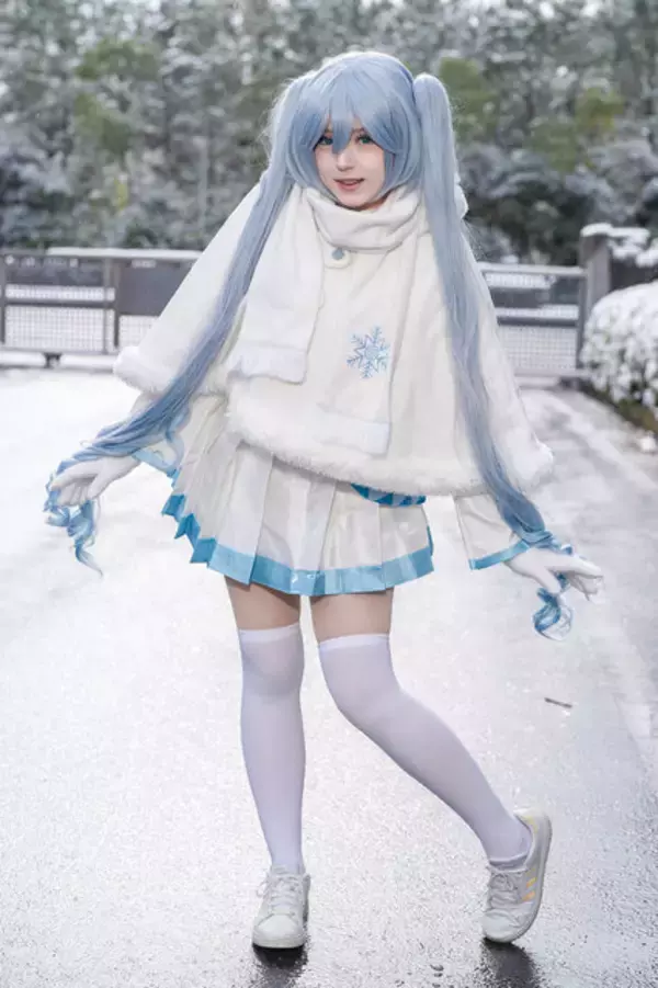 「【コスプレ】褐色の美ボディな『ポケモン』カナリィ、寒さに負けないバニーガールや雪化粧を纏うミクなど「ワンフェス」美女レイヤー6選【写真27枚】」の画像