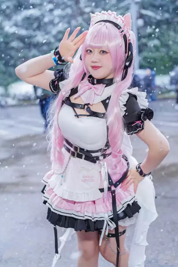 「【コスプレ】褐色の美ボディな『ポケモン』カナリィ、寒さに負けないバニーガールや雪化粧を纏うミクなど「ワンフェス」美女レイヤー6選【写真27枚】」の画像