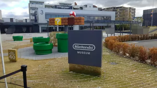 「ニンテンドーミュージアムがライトアップ！アートギャラリーや『マリオ』40周年記念イベントなど期間限定施策を見てきました【レポート】」の画像