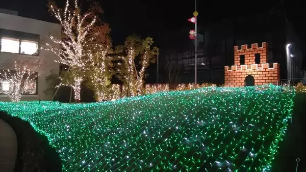 「ニンテンドーミュージアムがライトアップ！アートギャラリーや『マリオ』40周年記念イベントなど期間限定施策を見てきました【レポート】」の画像