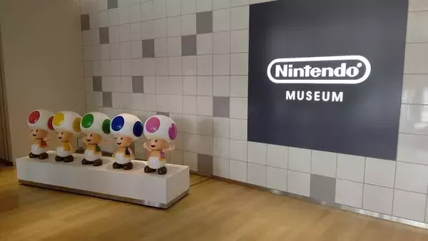 「ニンテンドーミュージアムがライトアップ！アートギャラリーや『マリオ』40周年記念イベントなど期間限定施策を見てきました【レポート】」の画像