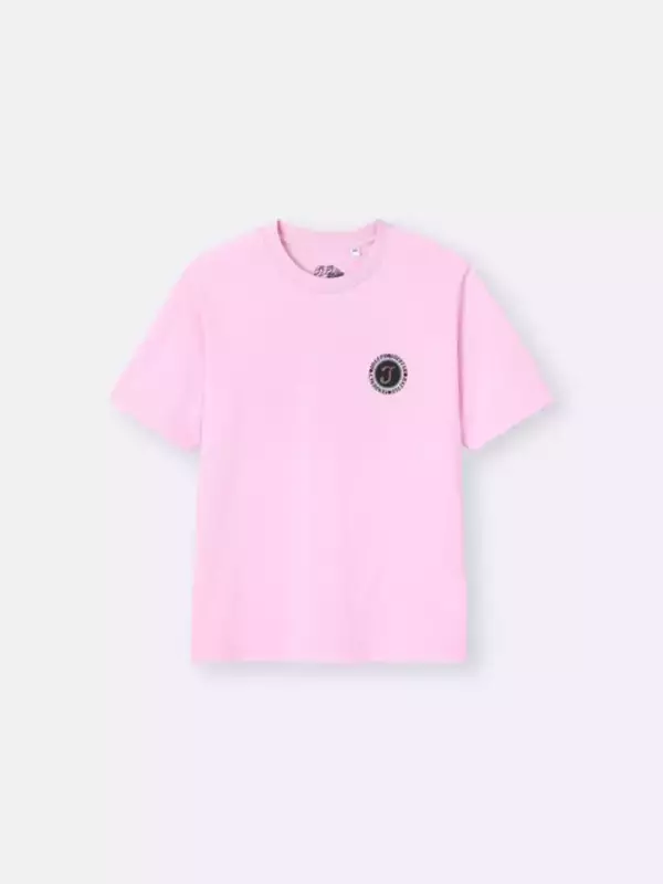 「GUとアニメ「ジョジョの奇妙な冒険」が初コラボ！承太郎とスタープラチナ、4部キャラ集合のTシャツなど全11種を展開」の画像