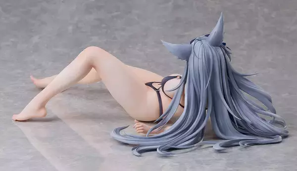 「きわどい水着に寝そべるポーズが艶やか…『アズレン』より「信濃」1/4スケールフィギュアの予約締切が迫る」の画像